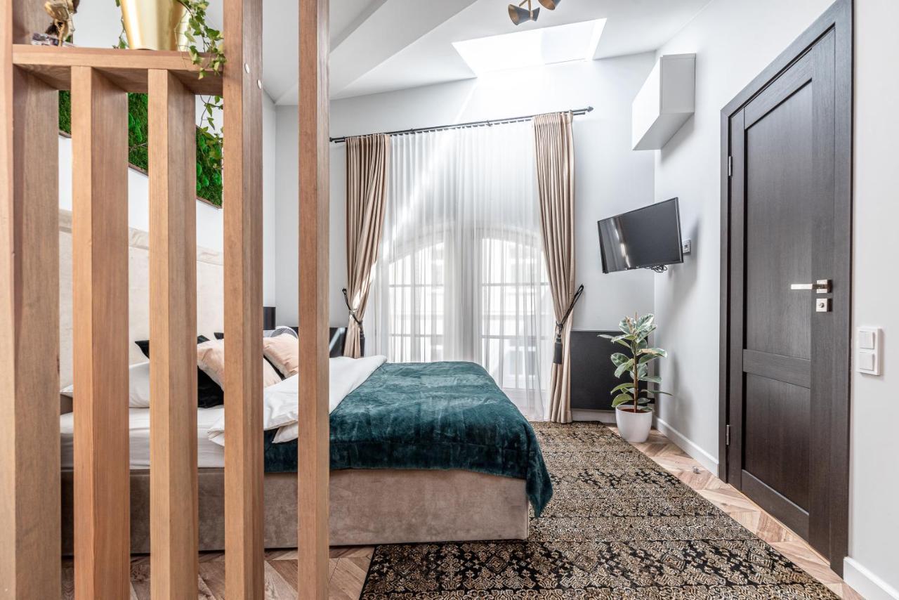 Апартаменты Sun Lighted Cathedral Square Studio Вильнюс Экстерьер фото
