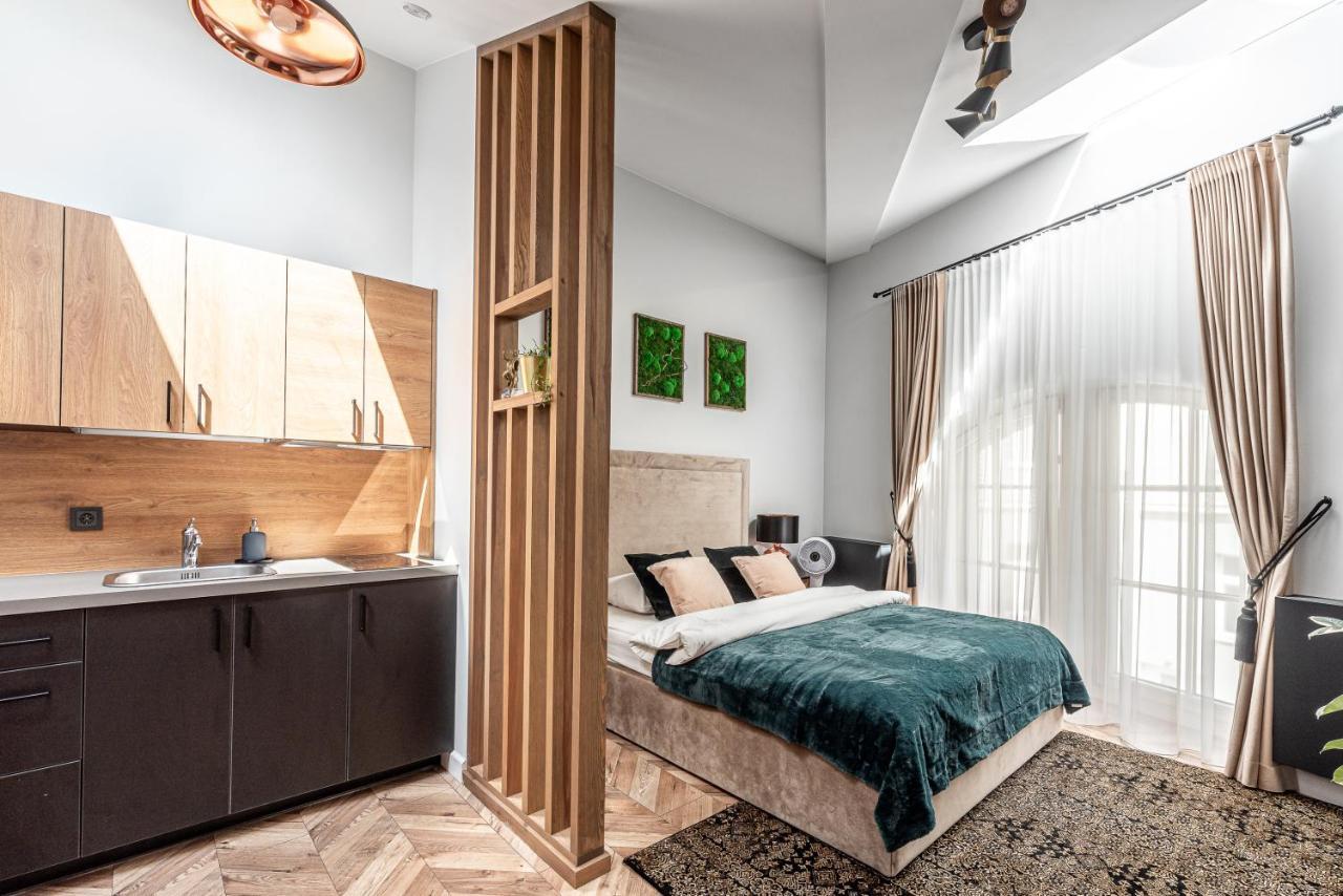 Апартаменты Sun Lighted Cathedral Square Studio Вильнюс Экстерьер фото