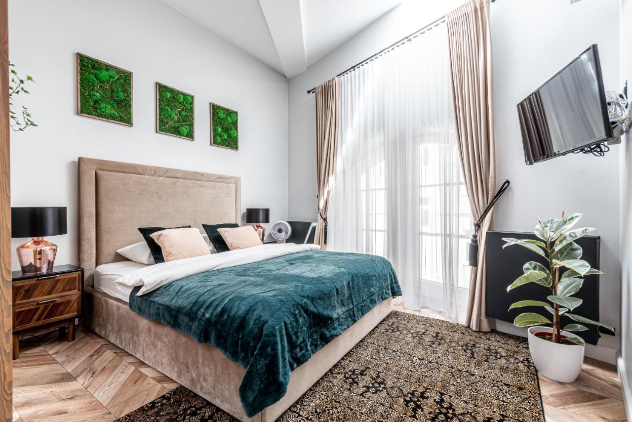 Апартаменты Sun Lighted Cathedral Square Studio Вильнюс Экстерьер фото