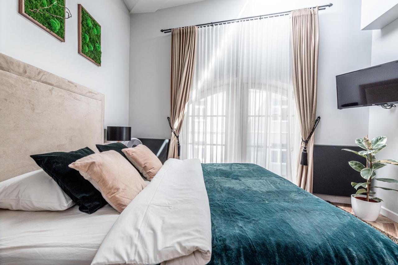 Апартаменты Sun Lighted Cathedral Square Studio Вильнюс Экстерьер фото
