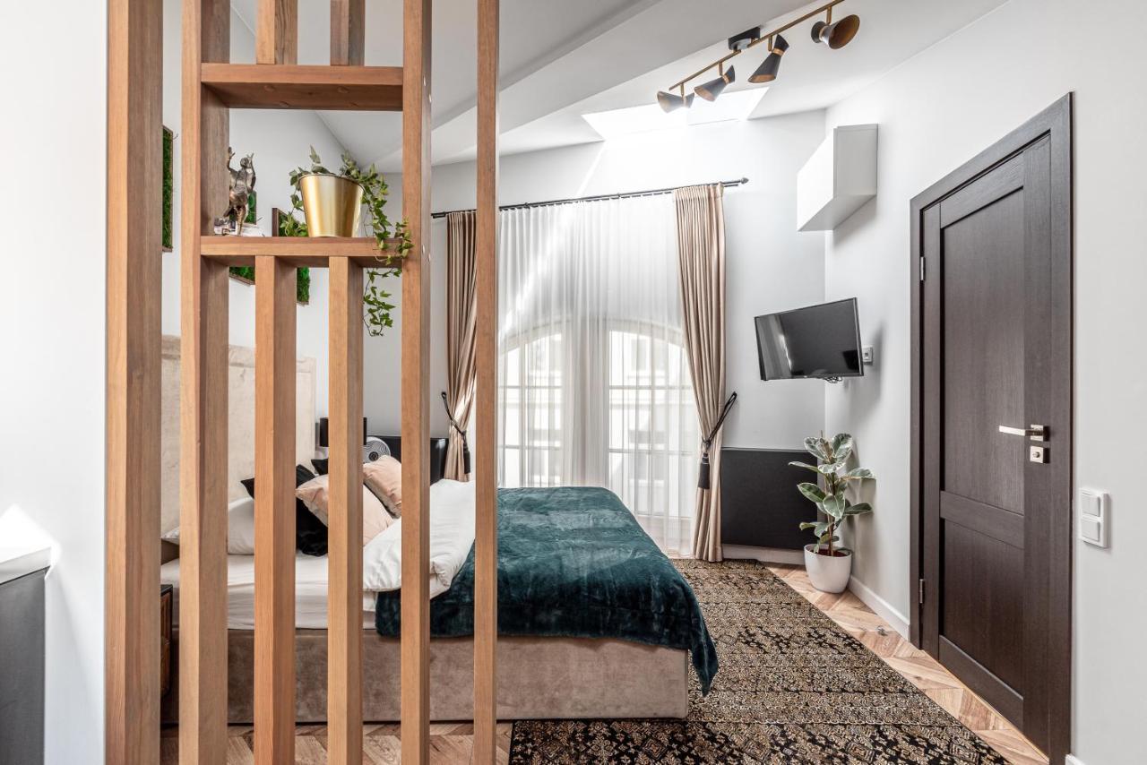 Апартаменты Sun Lighted Cathedral Square Studio Вильнюс Экстерьер фото